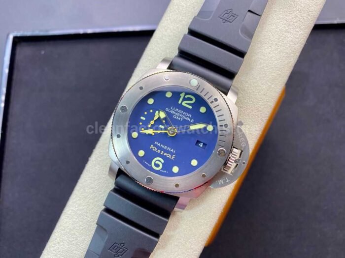 VS Factory Panerai Luminor Submersible GMT PAM 00719  47mm Titanium Black Rubber Strap Blue Dial - Image 4