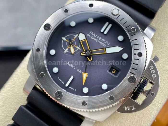 VS Factory Panerai Submersible GMT Pam 01323  44mm Steel Fiber Black Rubber Strap Grey Dial - Image 2