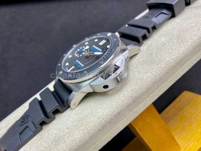 VS Factory Panerai Submersible Pam 00683  42mm Steel Black Rubber Strap Black Dial - Image 6