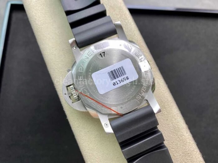 VS Factory Panerai Submersible Pam 00683  42mm Steel Black Rubber Strap Black Dial - Image 7