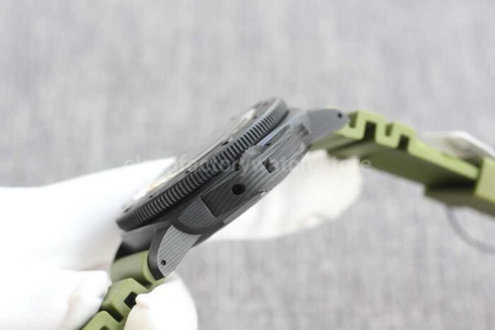 VS Factory Panerai Submersible Pam 00961 42mm Black Carbon Fiber Marina Green Rubber Strap Black Dial - Image 5