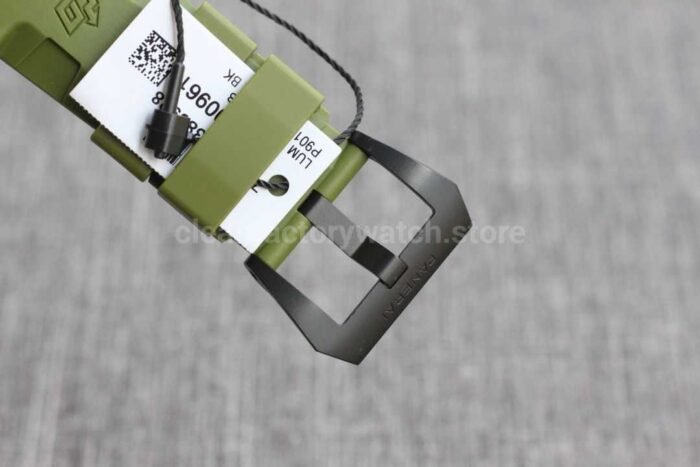 VS Factory Panerai Submersible Pam 00961 42mm Black Carbon Fiber Marina Green Rubber Strap Black Dial - Image 8