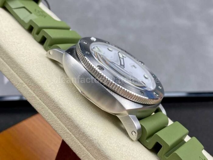 VS Factory Panerai Submersible Quarantaquattro Bianco Pam1226 44mm Steel Green Rubber Strap White Dial - Image 5