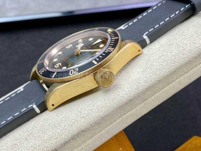 ZF Factory Tudor Black Bay Bronze M79250BA-0001 43mm Bronze Leather Strap Arabic Numerals Grey Dial - Image 6