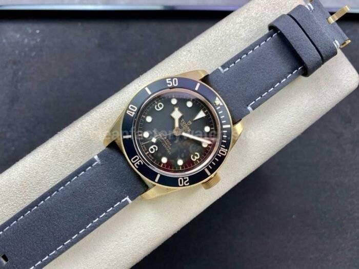 ZF Factory Tudor Black Bay Bronze M79250BA-0001 43mm Bronze Leather Strap Arabic Numerals Grey Dial - Image 4