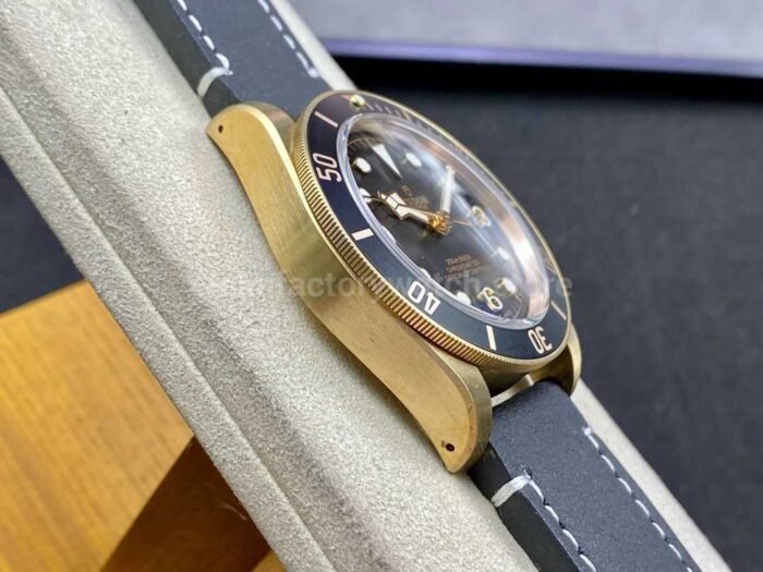 ZF Factory Tudor Black Bay Bronze M79250BA-0001 43mm Bronze Leather Strap Arabic Numerals Grey Dial - Image 5