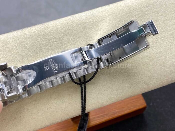 ZF Factory Tudor Black Bay M7941A1A0NU-0003 41mm Full Steel Black Dial - Image 9