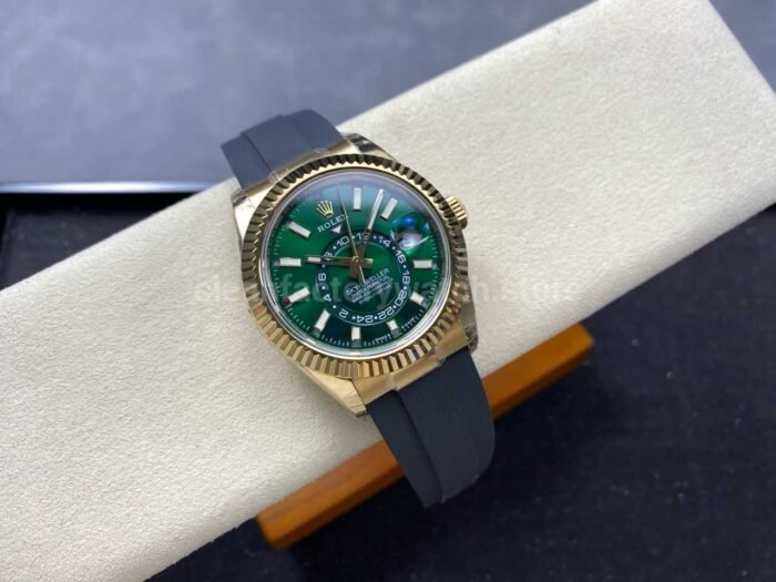 Noob Factory Rolex Sky-Dweller 336238 42mm Yellow Gold OysterFlex Green Dial - Image 4