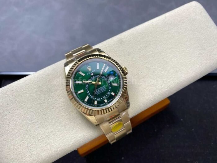 Noob Factory Rolex Sky-Dweller 336938-0007 42mm Yellow Gold Green Dial - Image 4