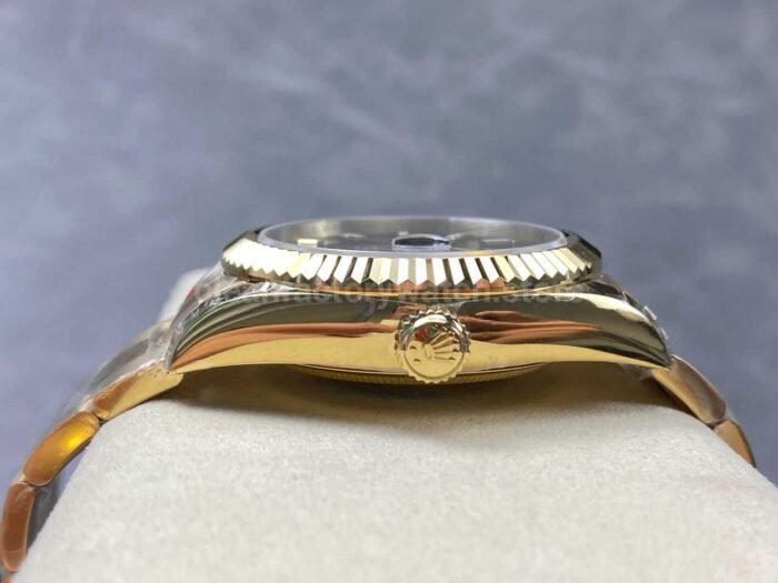 Noob Factory Rolex Sky-Dweller 336938-0007 42mm Yellow Gold Green Dial - Image 6