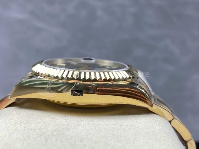 Noob Factory Rolex Sky-Dweller 336938-0007 42mm Yellow Gold Green Dial - Image 7