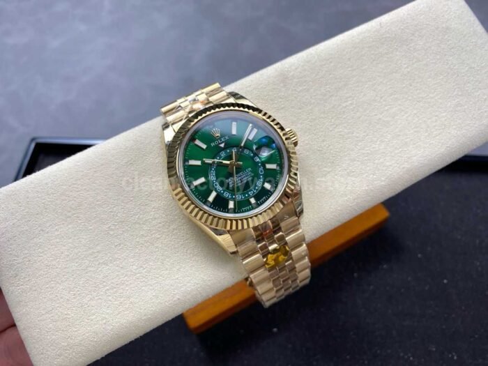 Noob Factory Rolex Sky-Dweller 336938-0008 42mm Yellow Gold Green Dial - Image 4