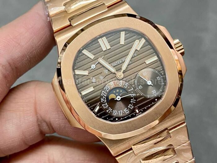 Patek Philippe Modified and customized Nautilus 5712 18k gold-plated Brown Dial - Image 2