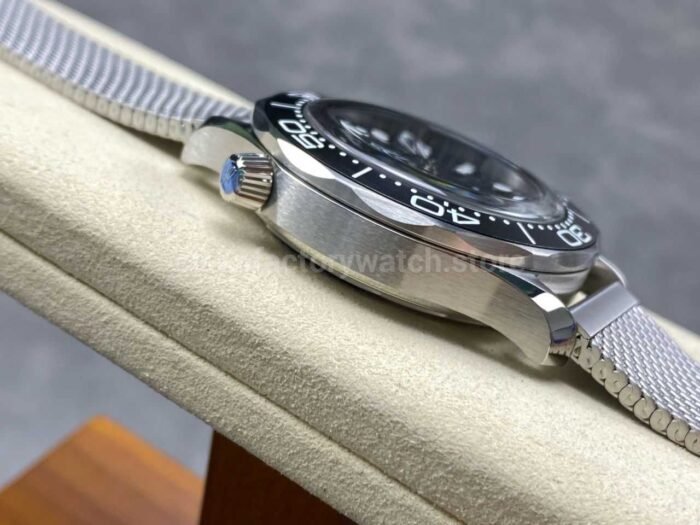 VS Factory Omega Seamaster Diver 300M 210.30.42.20.01.010 42mm Black Dial - Image 6