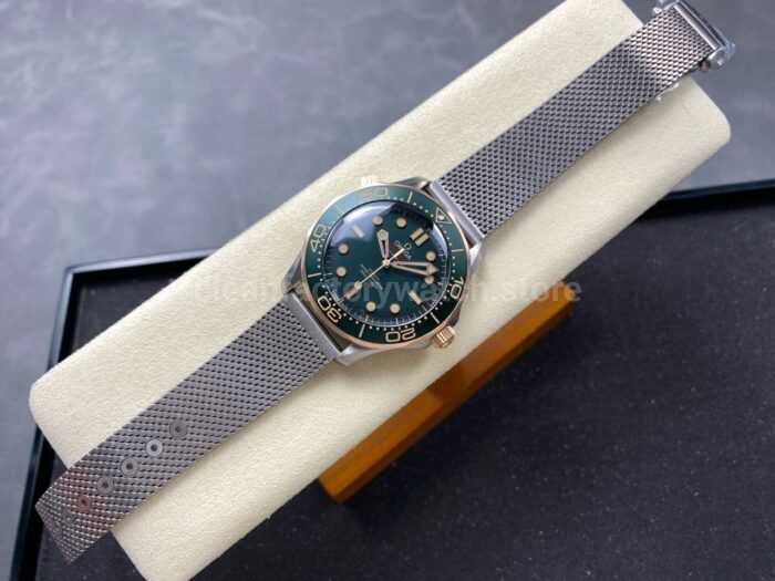 VS Factory Omega Seamaster Diver 300M 210.90.42.20.10.001 42mm Green Dial 1 Super Clone Watch,Clean Factory Watch