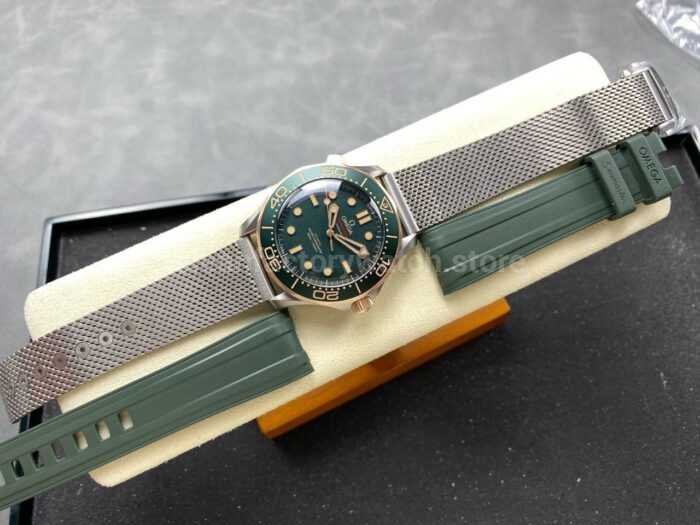 VS Factory Omega Seamaster Diver 300M 210.90.42.20.10.001 42mm Green Dial 6 Super Clone Watch,Clean Factory Watch