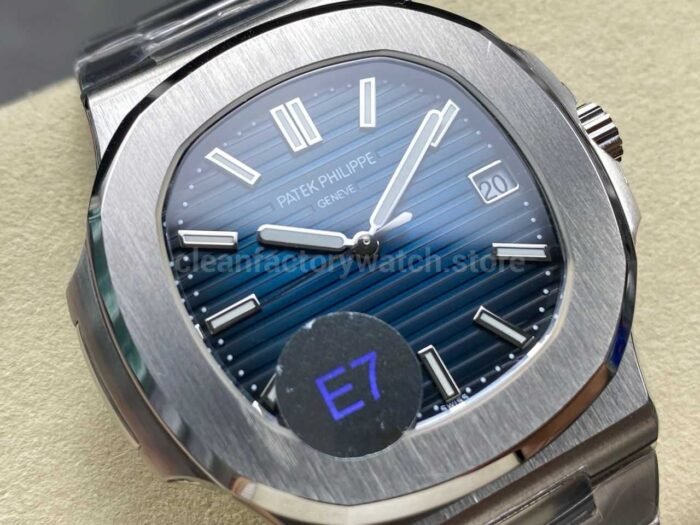 E7 Factory Patek Philippe Nautilus 5711/1A-010 40mm Blue Dial - Image 2