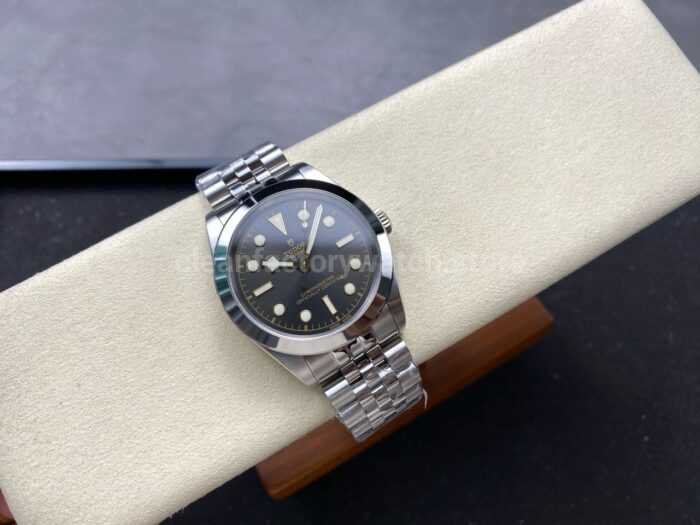 KRF Factory Tudor Black Bay M79660 0001 39mm Full Steel Grey Black Dial 5 Super Clone Watch,Clean Factory Watch