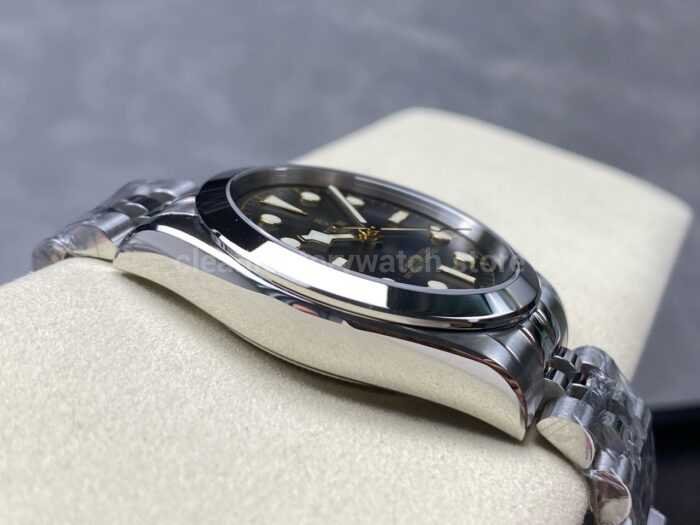 KRF Factory Tudor Black Bay M79660 0001 39mm Full Steel Grey Black Dial 7 Super Clone Watch,Clean Factory Watch