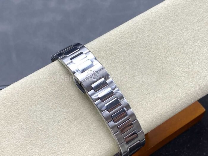 TW Factory Patek Philippe Nautilus 7118/1200A-010 Diamond Bezel White Dial - Image 9