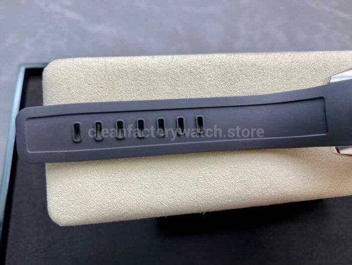 V6S Factory IWC Aquatimer Automatic 2000 IW356811 44mm Rubber Strap White Dial - Image 9