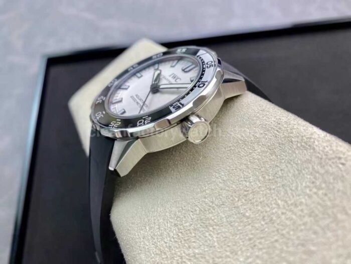 V6S Factory IWC Aquatimer Automatic 2000 IW356811 44mm Rubber Strap White Dial - Image 6