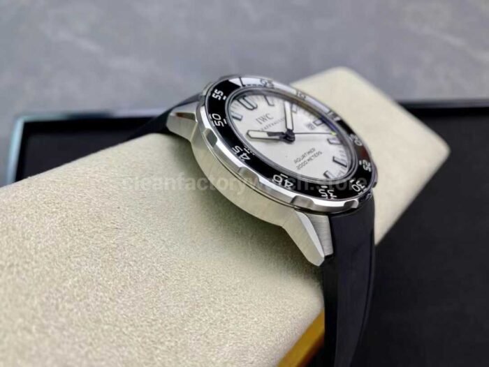 V6S Factory IWC Aquatimer Automatic 2000 IW356811 44mm Rubber Strap White Dial - Image 5