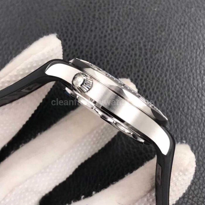 VS Factory Omega Seamaster Diver 300M 210.32.42.20.01.002 42mm Rubber Strap Black Dial - Image 5