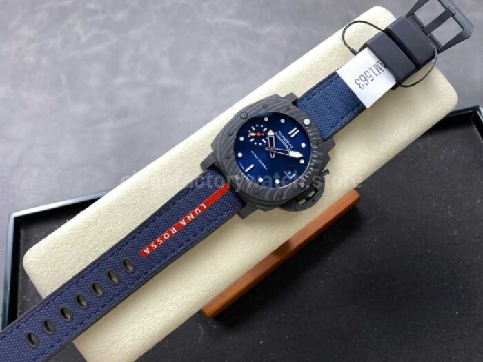 VS Factory Panerai Submersible Luna Rossa PAM1563 42mm Carbon Fiber Rubber Strap Blue Dial - Image 4