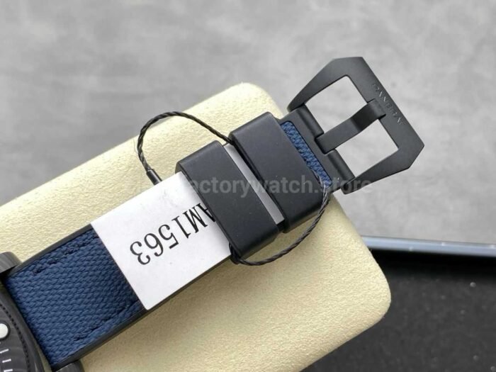 VS Factory Panerai Submersible Luna Rossa PAM1563 42mm Carbon Fiber Rubber Strap Blue Dial - Image 9
