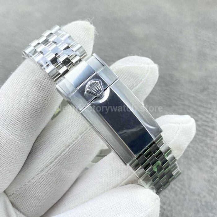 VS Factory Rolex Pepsi GMT-MASTER II Jubilee 126710BLRO-0001 40mm Black Dial - Image 10