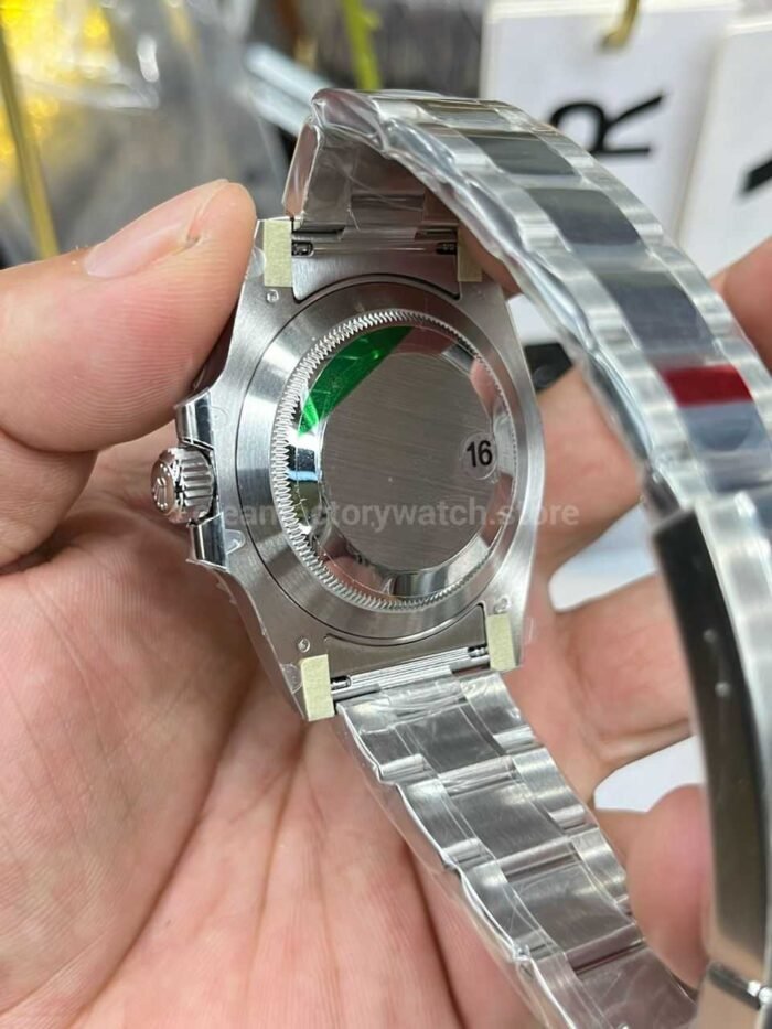 VS Factory Rolex Submariner Date 116619LB 40mm Full White Gold Blue Dial - Image 7