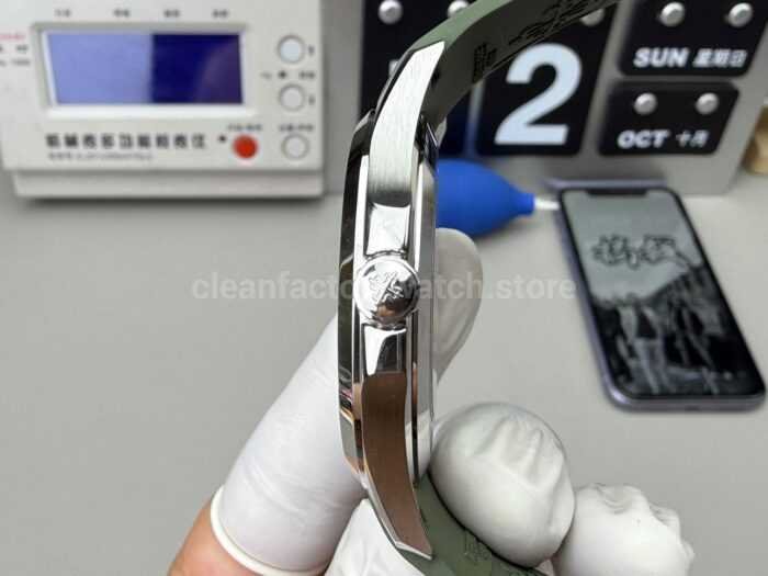 3K Factory Patek Philippe Aquanaut 42.2mm 5168G-010 White Gold，Avocado Green Rubber Strap Avocado Green Dial - Image 6