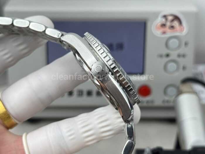 OVS Factory Omega Seamaster Planet Ocean 215.30.44.22.01.001 43.5mm Full Steel Black Dial - Image 6