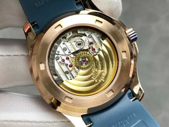 Patek Philippe Aquanaut 5261R-001 40mm Rose Gold Blue Rubber Strap Blue Dial - Image 7