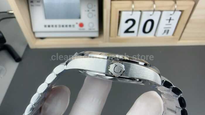 VS Factory Omega Seamaster Railmaster 235.10.38.20.06.001 38mm Steel Grey Dial - Image 3