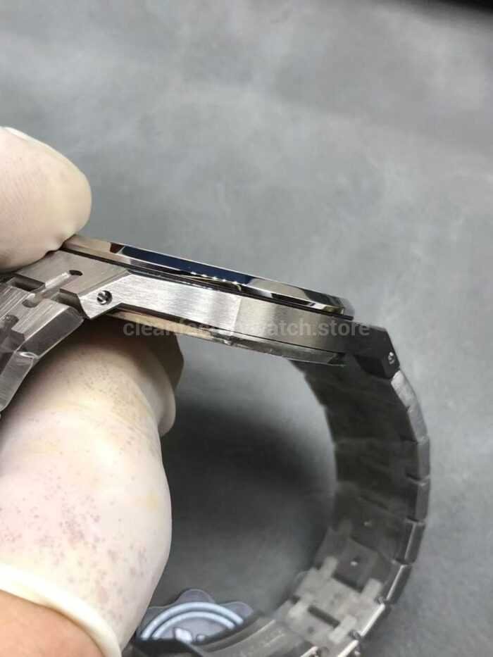 ZF Factory Audemars Piguet Royal Oak Jumbo 16202XT.OO.1240XT.01 Extra Thin 39mm Titanium Red Dial - Image 5