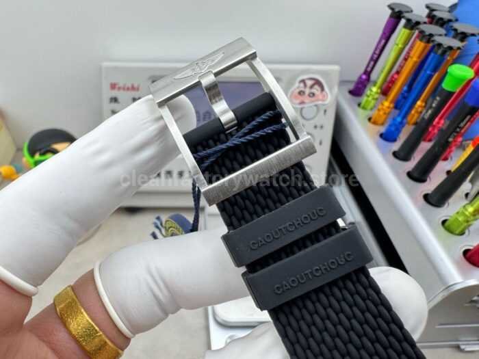 GF Factory Breitling Superocean Heritage B20 UB2010121B1A1 42mm Rubber Strap Gold/Steel Black Dial - Image 9
