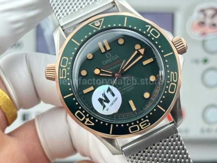 N1 Factory Omega Seamaster Diver 300M 210.90.42.20.10.001 42mm Green Dial - Image 4