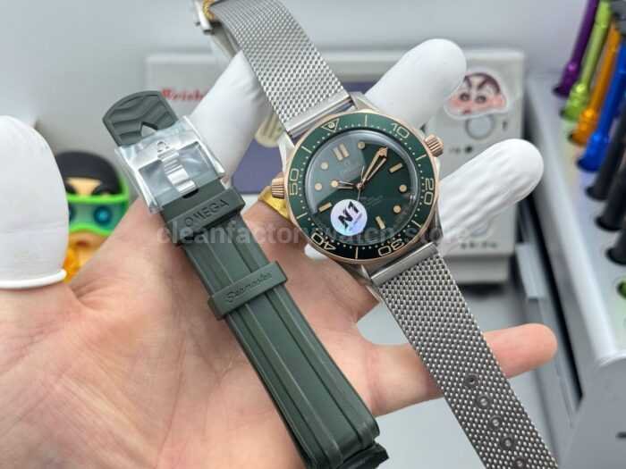 N1 Factory Omega Seamaster Diver 300M 210.90.42.20.10.001 42mm Green Dial - Image 9