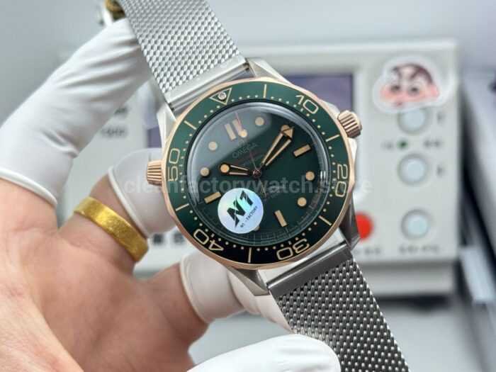 N1 Factory Omega Seamaster Diver 300M 210.90.42.20.10.001 42mm Green Dial - Image 2