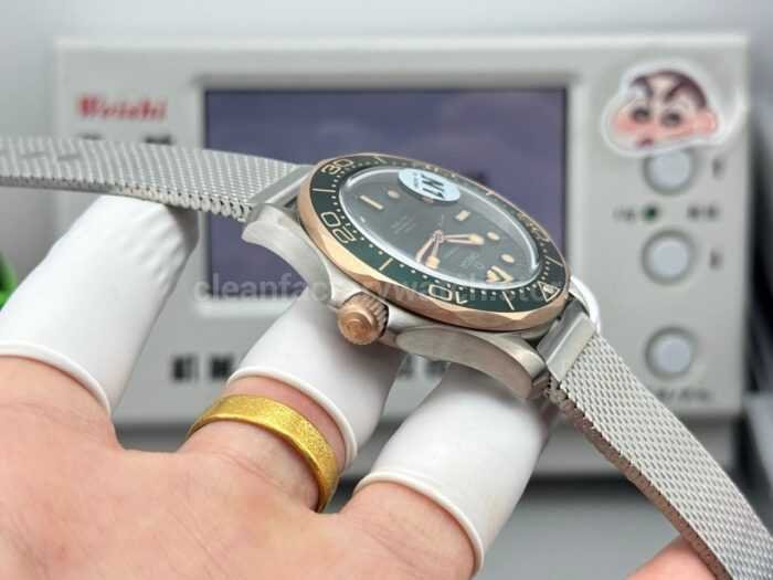 N1 Factory Omega Seamaster Diver 300M 210.90.42.20.10.001 42mm Green Dial - Image 6