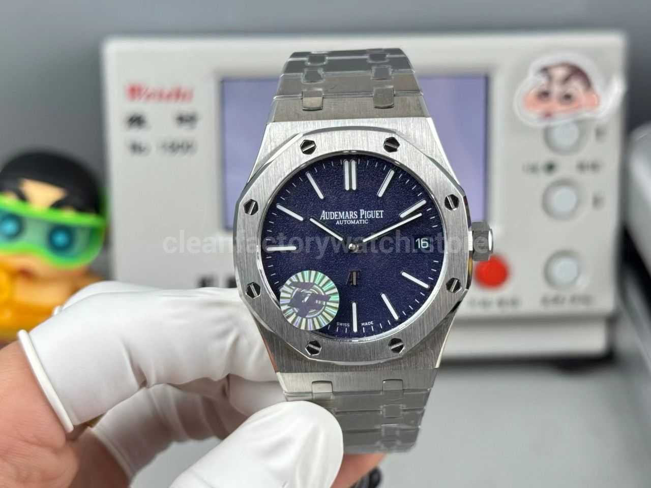 ZF Factory Audemars Piguet Royal Oak Jumbo 16202BC.OO.1240BC.02 Extra Thin 39mm White Gold Grainy Effect Blue Dial