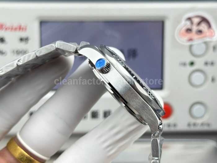 OR Factory Omega Seamaster Diver 300M 210.30.42.20.01.001 42mm Steel Black Dial - Image 5