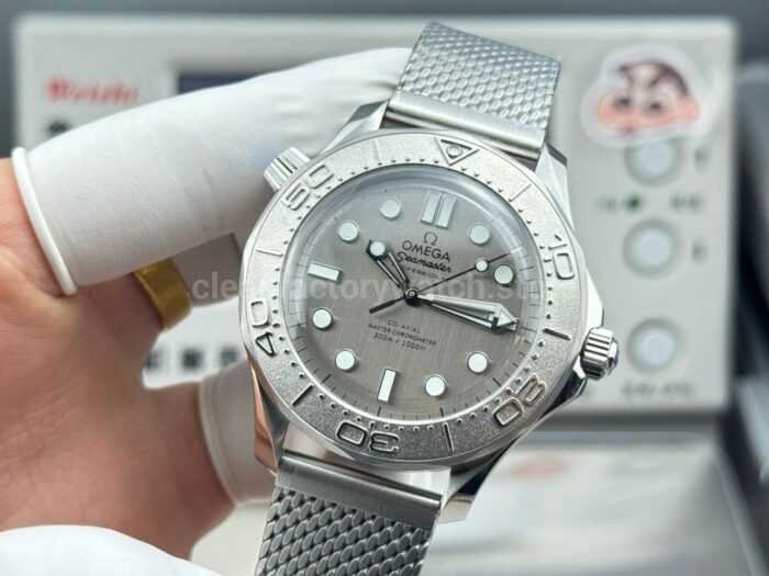 OR Factory Omega Seamaster Diver 300M 210.30.42.20.06.002 42mm Steel Brushed Grey Dial - Image 3