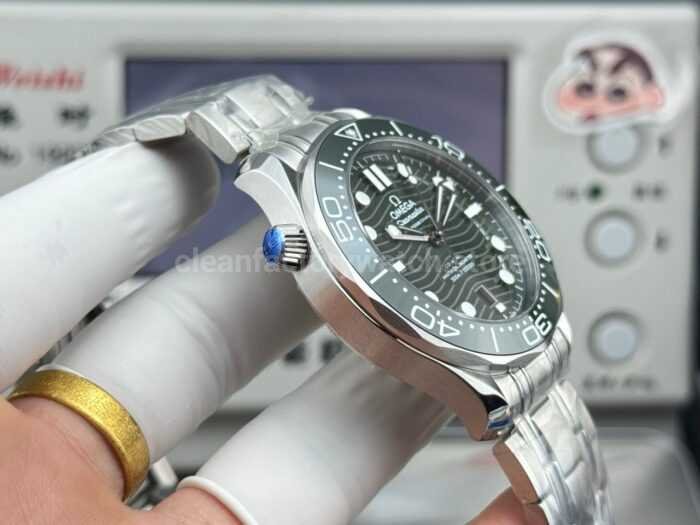 OR Factory Omega Seamaster Diver 300M 210.30.42.20.10.001 42mm Steel Green Dial - Image 6