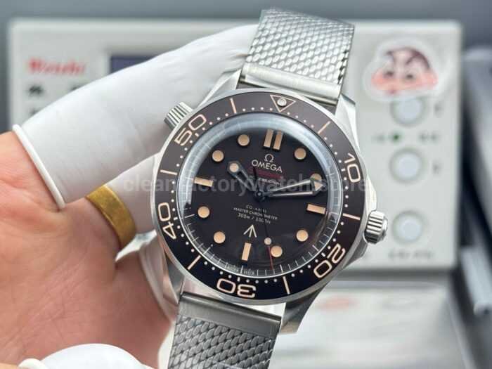 OR Factory Omega Seamaster Diver 300M 210.90.42.20.01.001 42mm Titanium Black Dial - Image 3