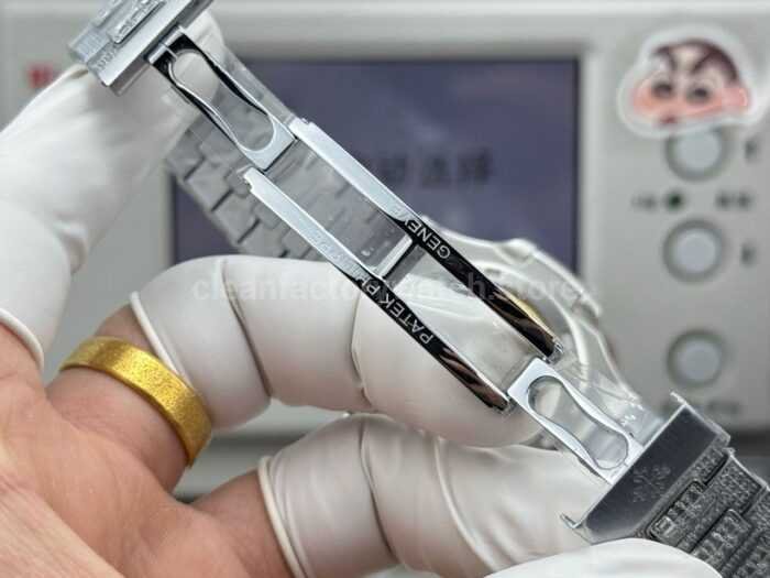 E7 Factory Patek Philippe Emerald Nautilus 5711-130P-001 40mm Full Diamond Bezel  Platinum Gray Dial - Image 8