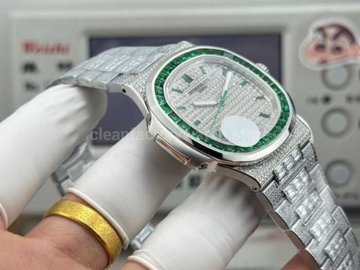 E7 Factory Patek Philippe Emerald Nautilus 5711-130P-001 40mm Full Diamond Bezel  Platinum Gray Dial - Image 5
