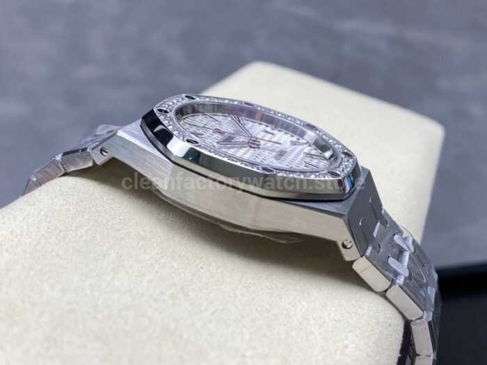 IPF Factory Audemars Piguet Royal Oak 15450ST.OO.1256ST.01 37mm Stainless Steel Diamond Bezel Silver Dial - Image 6